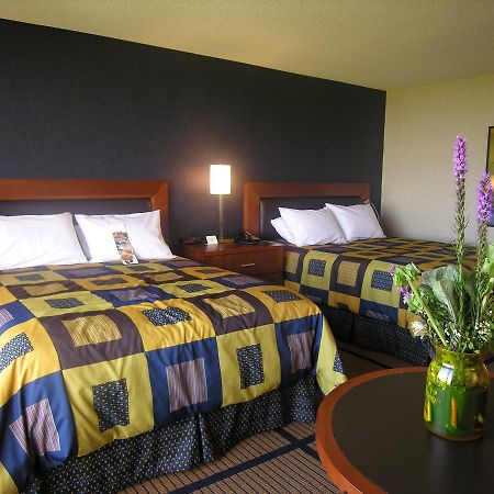 Pheasant Run Resort Сент-Чарльз Экстерьер фото