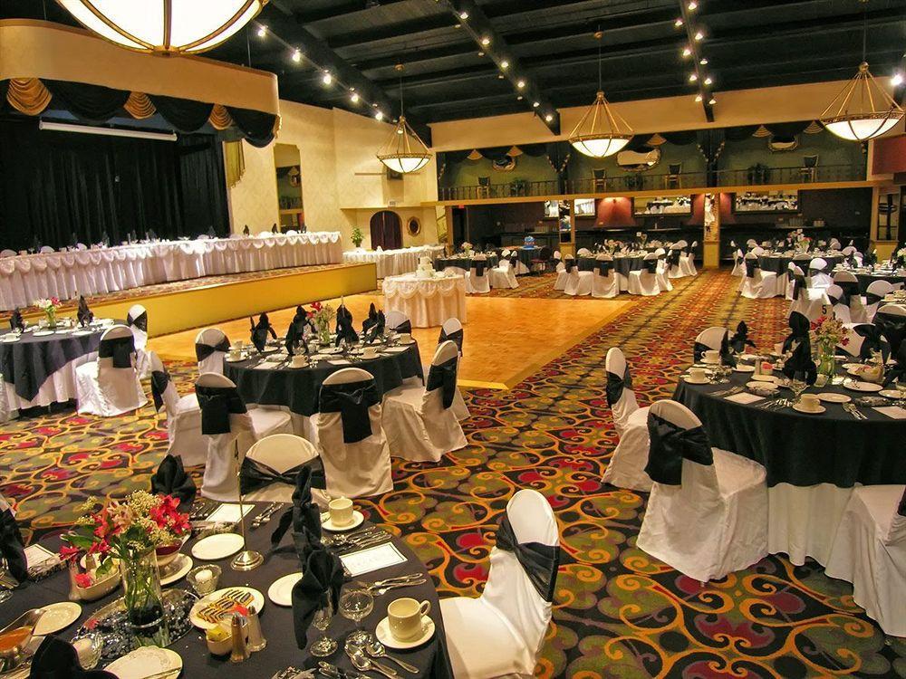 Pheasant Run Resort Сент-Чарльз Экстерьер фото