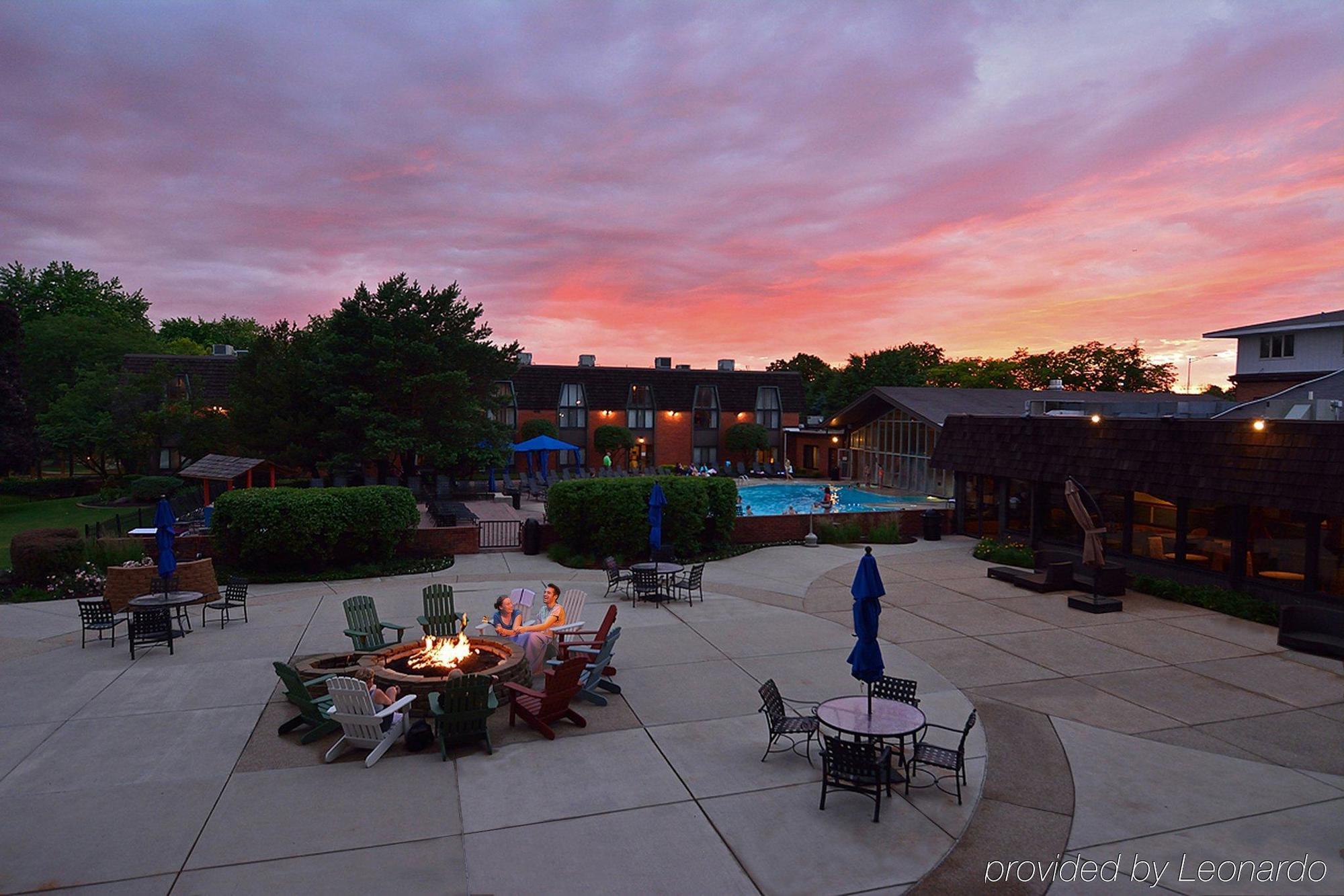 Pheasant Run Resort Сент-Чарльз Экстерьер фото