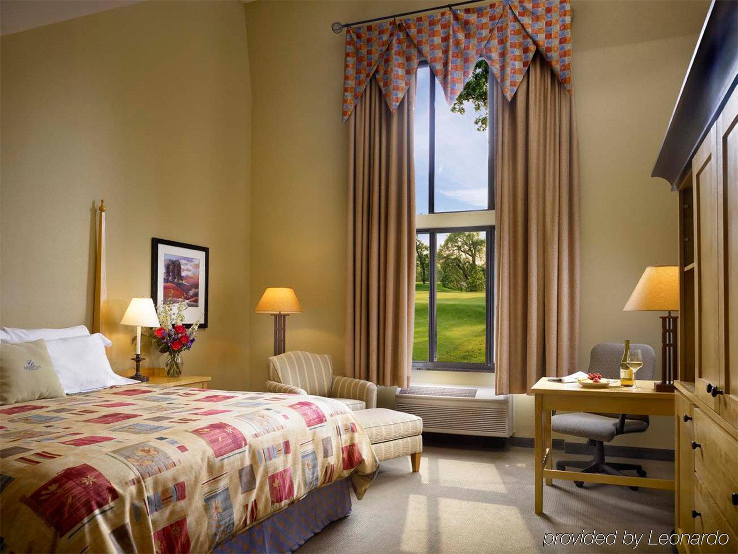 Pheasant Run Resort Сент-Чарльз Экстерьер фото