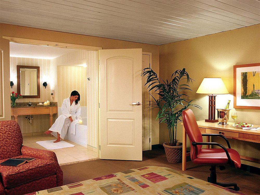Pheasant Run Resort Сент-Чарльз Экстерьер фото