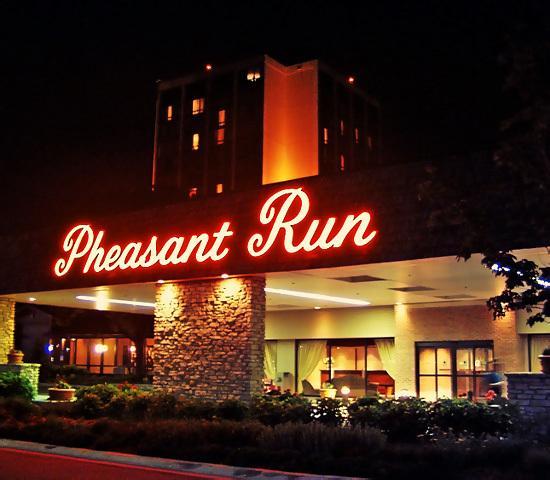 Pheasant Run Resort Сент-Чарльз Экстерьер фото